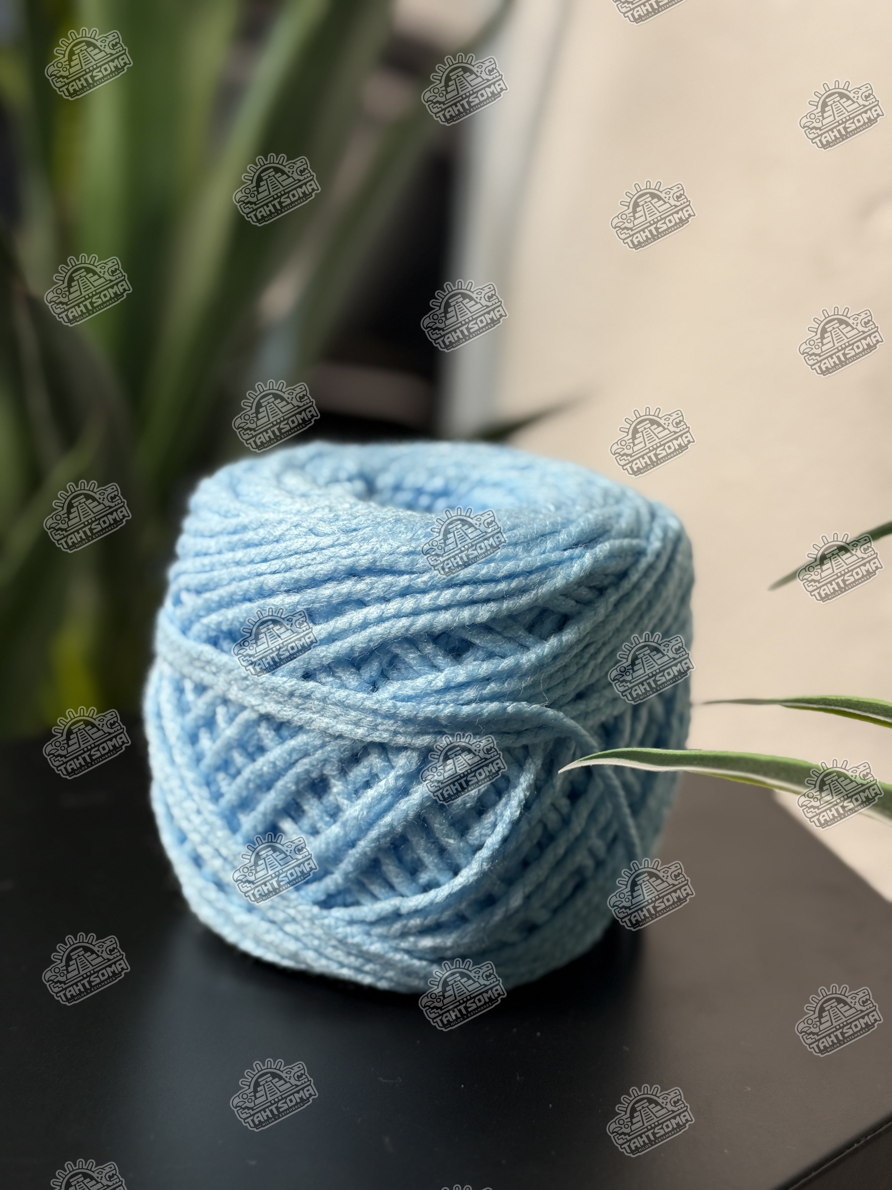 Blanco Azulado / Bluish White